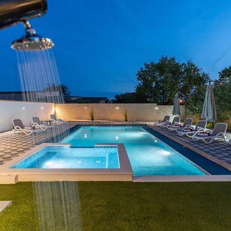 Apartman David S Bazenom Podusje Extérieur photo