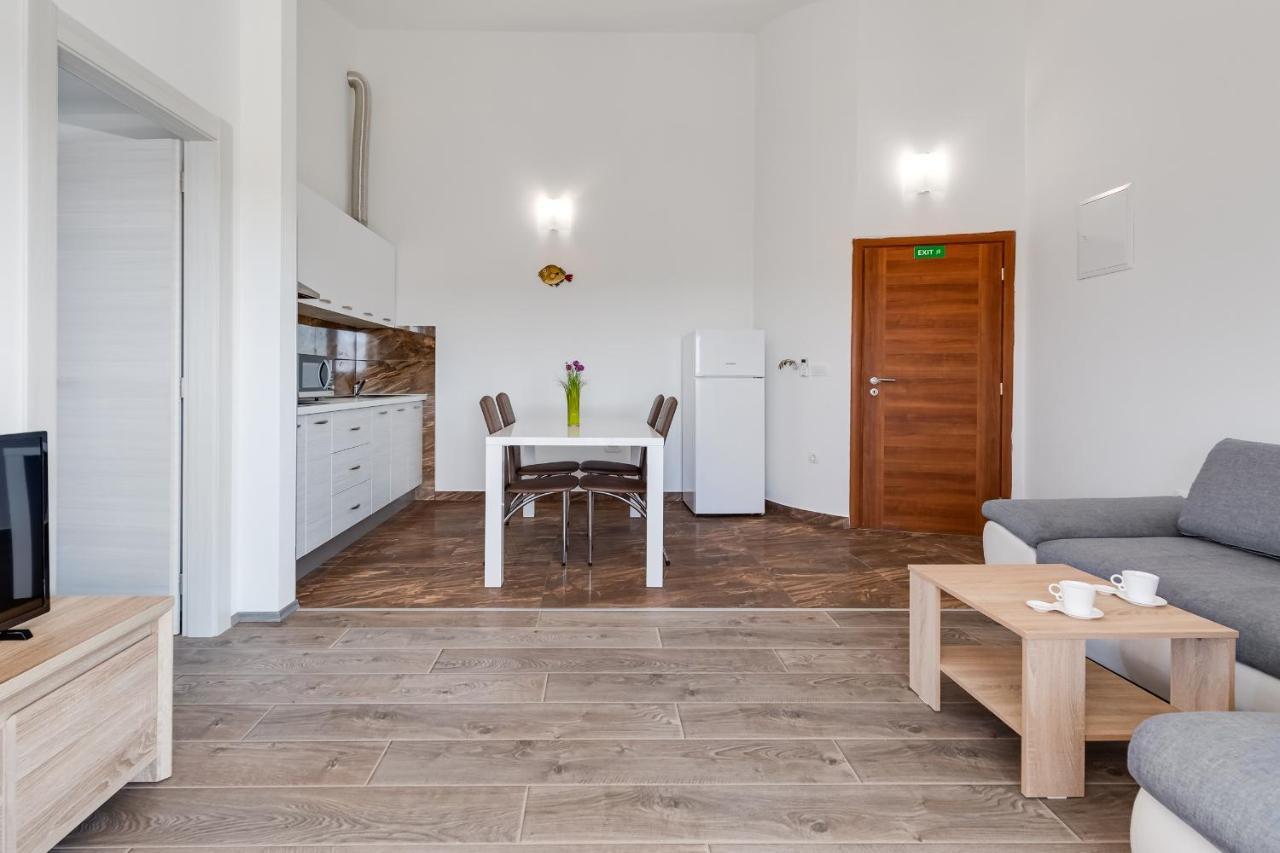 Apartman David S Bazenom Podusje Extérieur photo